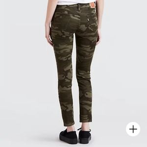 Womens Skinny Camo Levi jeans